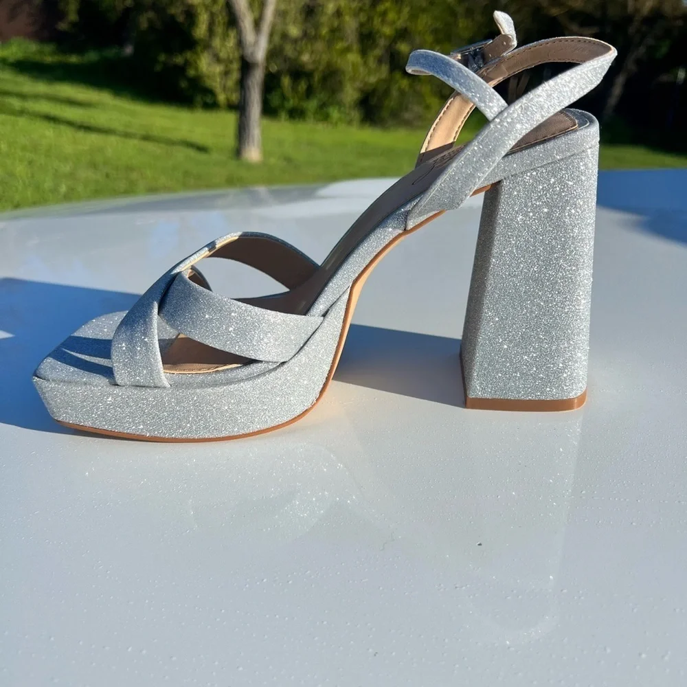 Jewel Badgley Mischka Pale Silver Glitter Platform Sandals without original box